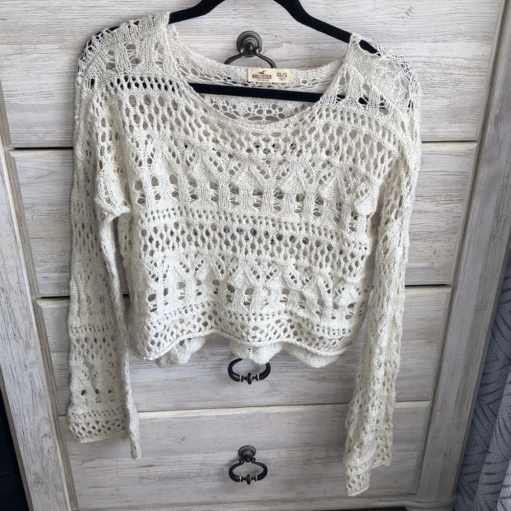 NWOT Hollister Cropped Sweater
